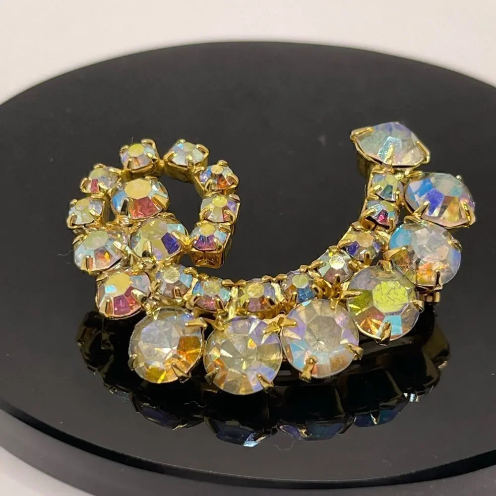 Vintage brooch aurora borealis gold tone
